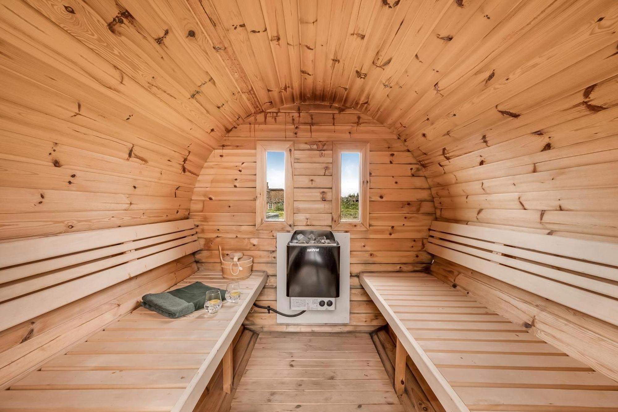 Charming Holiday Home Near The North Sea, With Outdoor Sauna And Outdoor Spa, 灵克宾 外观 照片
